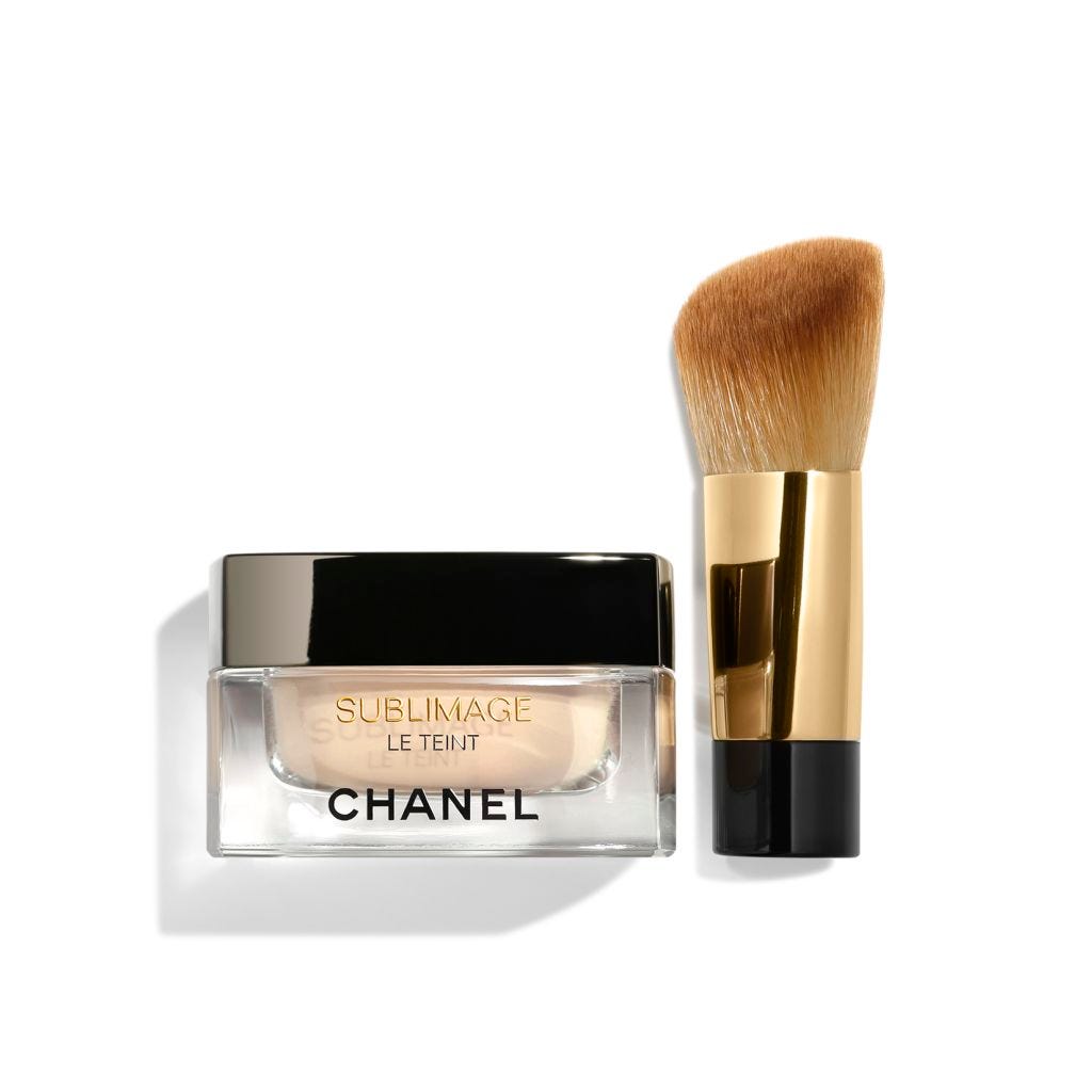 Maquillaje Chanel Vitalumière Aqua y Perfection Lumière  Distrito Belleza